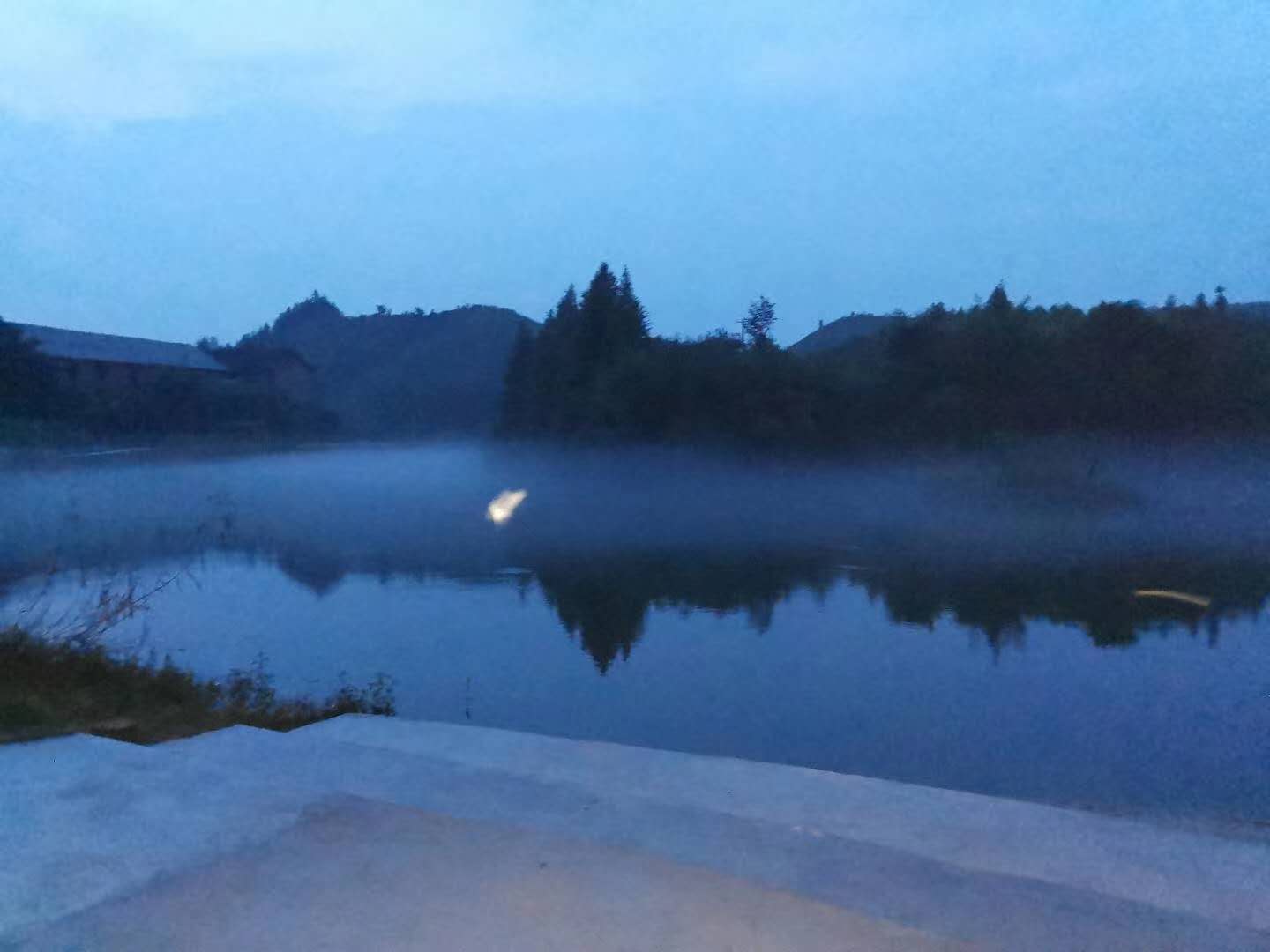 五溪谷霧中霧